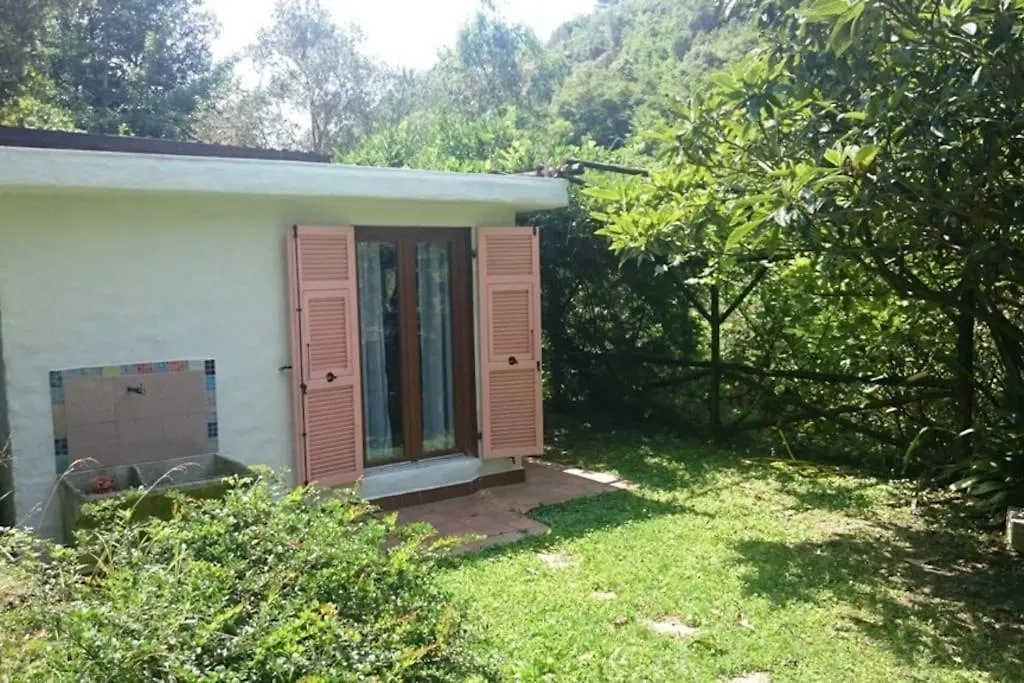 Casetta Indipendente Al Mare 菲纳莱利古雷 度假居