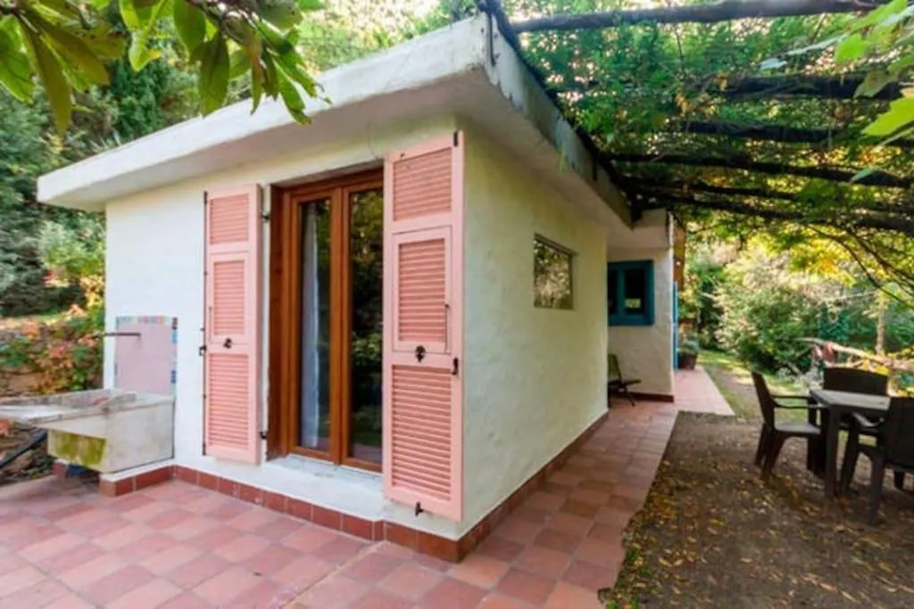 Semesterbostad Casetta Indipendente Al Mare Finale Ligure Italien